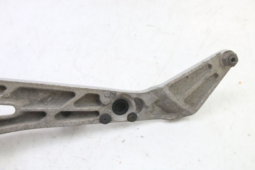 photo de PLATINE CALE PIED AVANT DROIT HONDA NTV DEAUVILLE 650 (2001 - 2006)