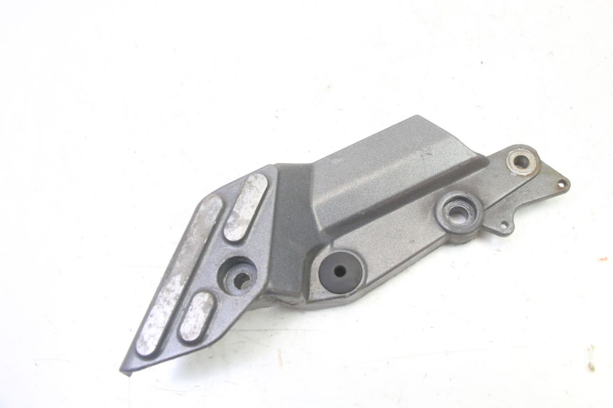 photo de PLATINE CALE PIED AVANT DROIT TRIUMPH SPRINT 900 (1995 - 1998)