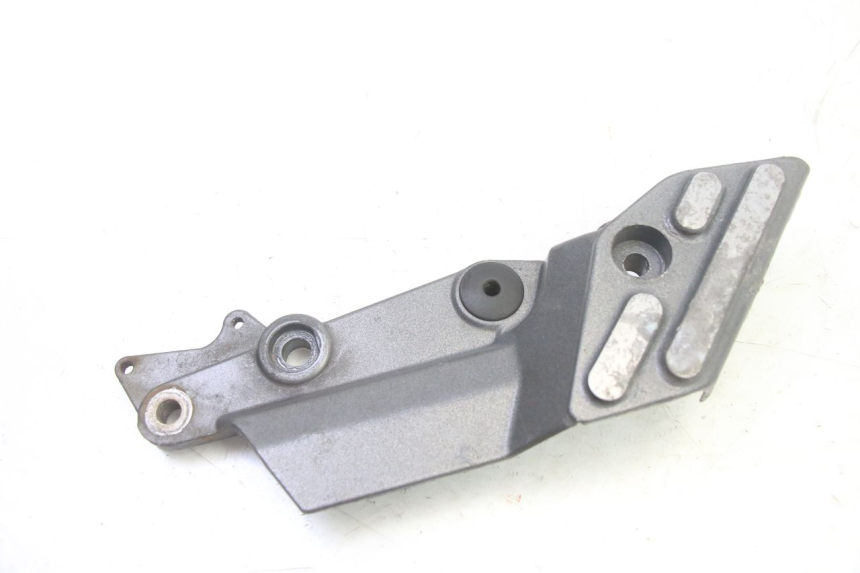 photo de PLATINE CALE PIED AVANT DROIT TRIUMPH SPRINT 900 (1995 - 1998)