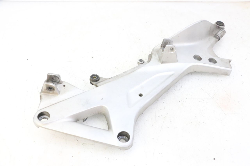 photo de PLATINE CALE PIED AVANT DROIT HONDA ST PAN EUROPEAN 1300 (2002 - 2013)