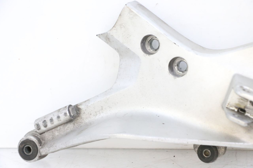 photo de PLATINE CALE PIED AVANT DROIT HONDA ST PAN EUROPEAN 1300 (2002 - 2013)