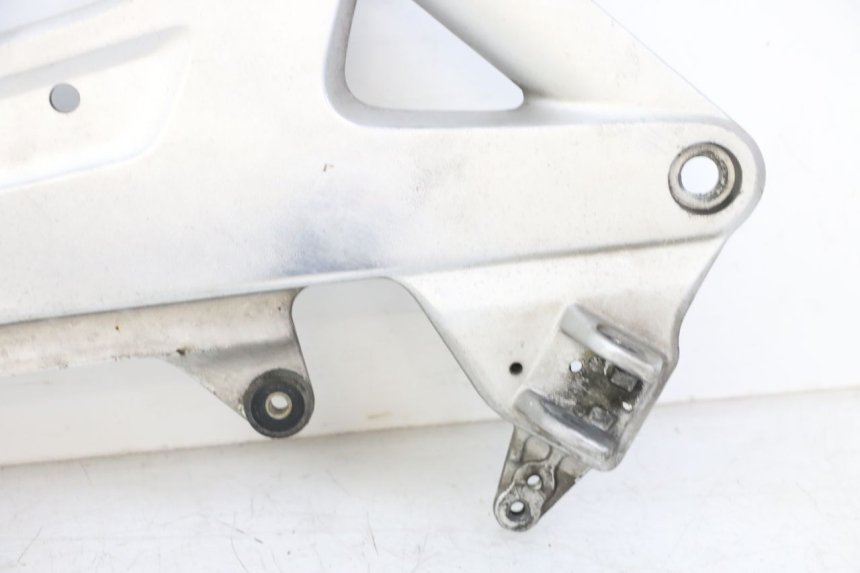 photo de PLATINE CALE PIED AVANT DROIT HONDA ST PAN EUROPEAN 1300 (2002 - 2013)