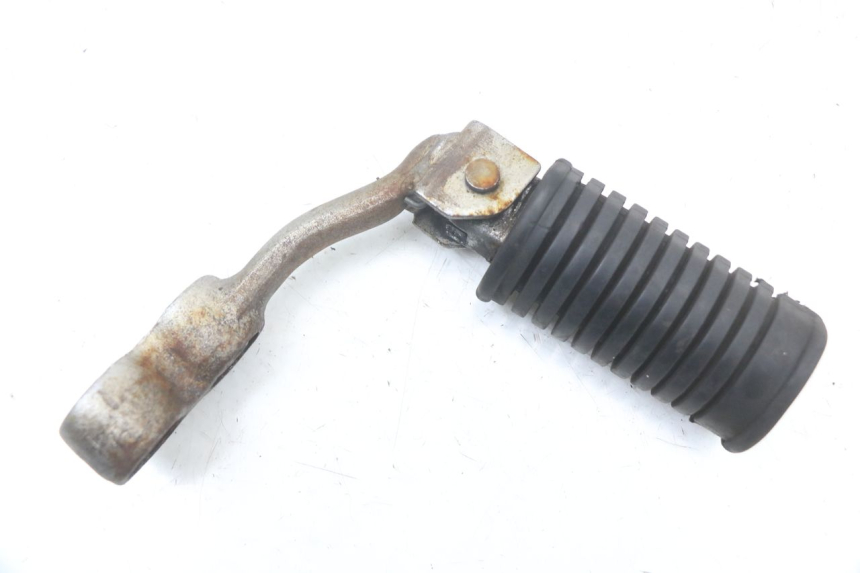photo de PLATINE CALE PIED AVANT DROIT SUZUKI GSX E 250 (1982 - 1983)