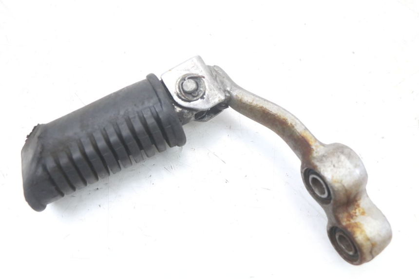 photo de PLATINE CALE PIED AVANT DROIT SUZUKI GSX E 250 (1982 - 1983)