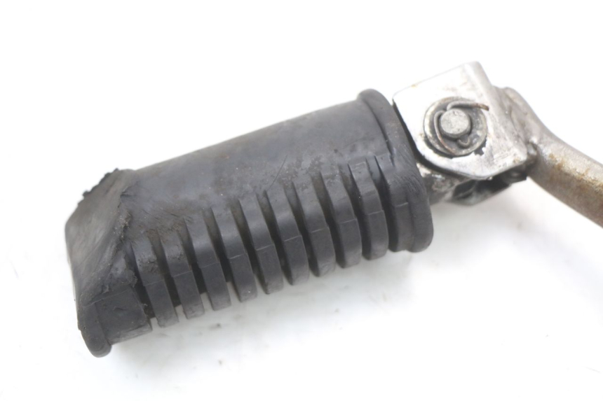 photo de PLATINE CALE PIED AVANT DROIT SUZUKI GSX E 250 (1982 - 1983)