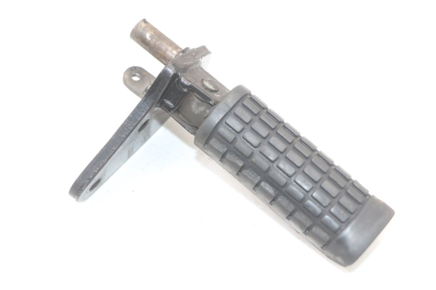 photo de PLATINE CALE PIED AVANT DROIT SUZUKI GZ MARAUDER 125 (1998 - 2004)