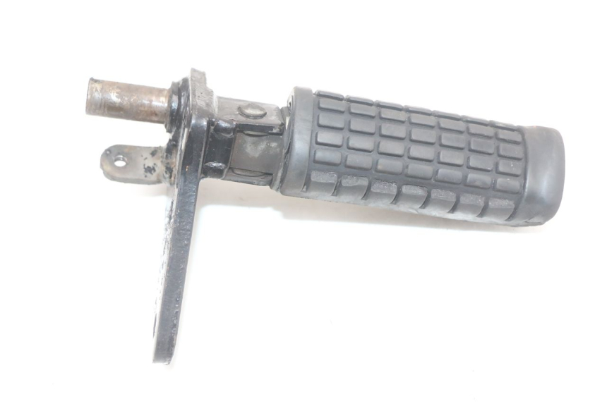 photo de PLATINE CALE PIED AVANT DROIT SUZUKI GZ MARAUDER 125 (1998 - 2004)