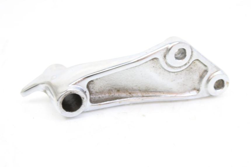 photo de PLATINE CALE PIED AVANT DROIT SYM HUSKY 125 (1999 - 2005)