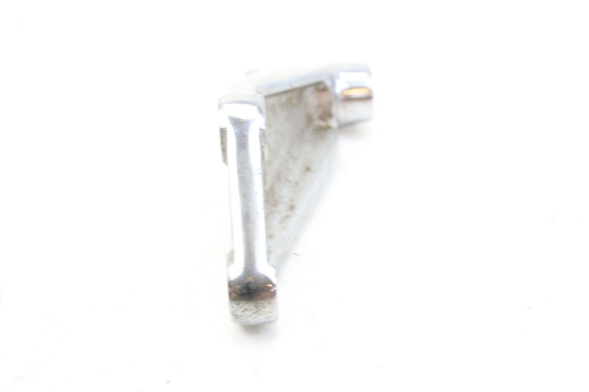 photo de PLATINE CALE PIED AVANT DROIT SYM HUSKY 125 (1999 - 2005)