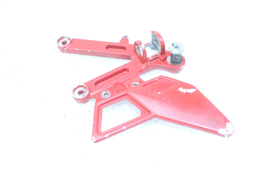 photo de PLATINE CALE PIED AVANT DROIT YAMAHA TZR 50 (2008 - 2016)
