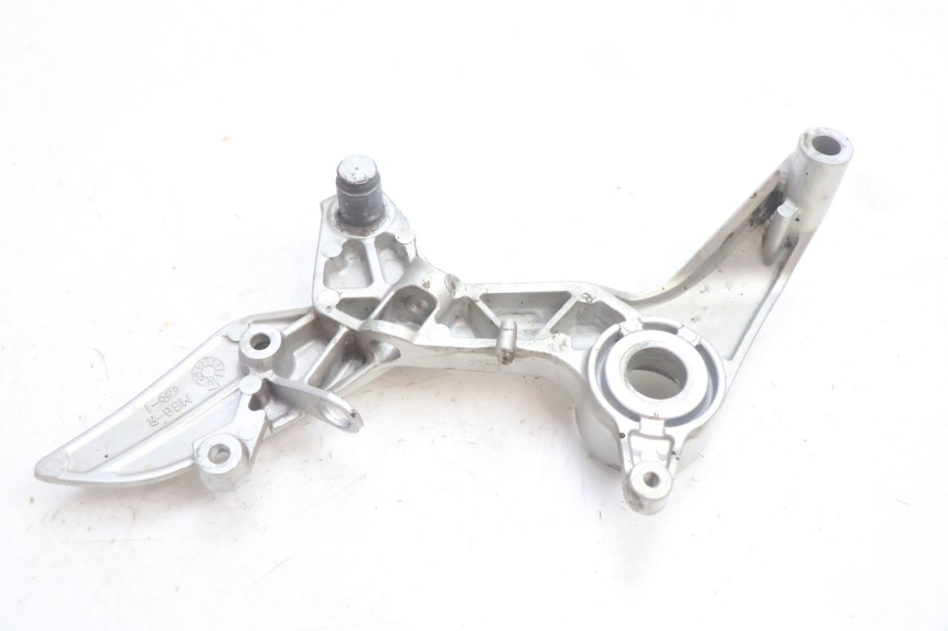 photo de PLATINE CALE PIED AVANT DROIT HONDA VFR FI RC46 800 (1998 - 2001) - État de surface