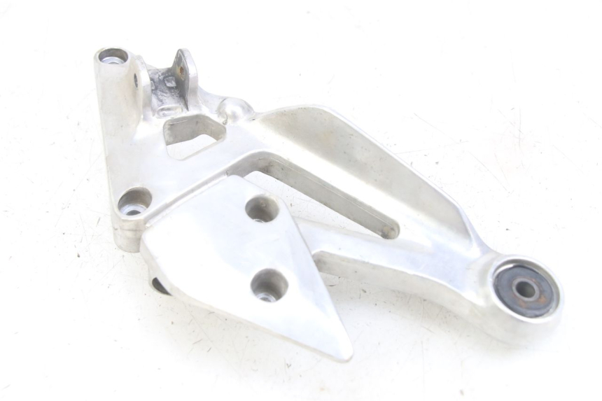 photo de PLATINE CALE PIED AVANT DROIT YAMAHA XJN DIVERSION 600 (2000 - 2003)