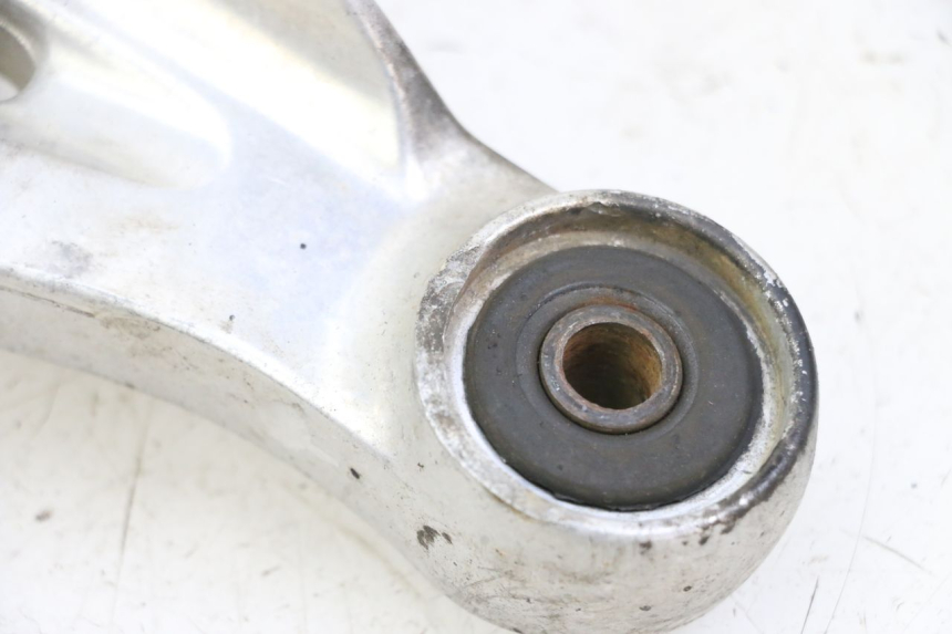 photo de PLATINE CALE PIED AVANT DROIT YAMAHA XJN DIVERSION 600 (2000 - 2003)