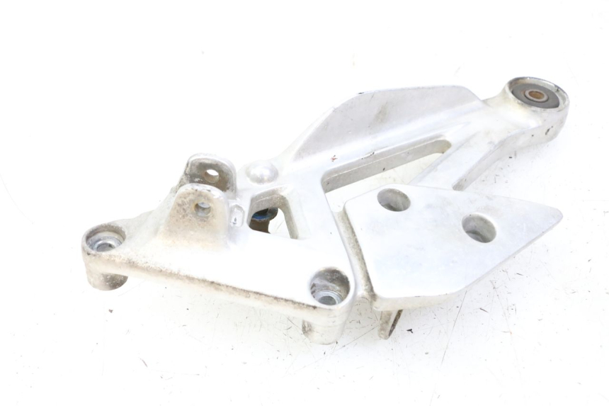 photo de PLATINE CALE PIED AVANT DROIT YAMAHA XJN DIVERSION 600 (2000 - 2003)