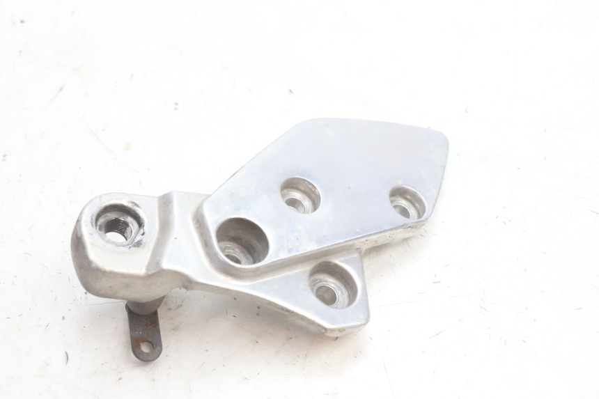 photo de PLATINE CALE PIED AVANT DROIT YAMAHA XJR 1300 (1998 - 2002) - Détail de la pièce