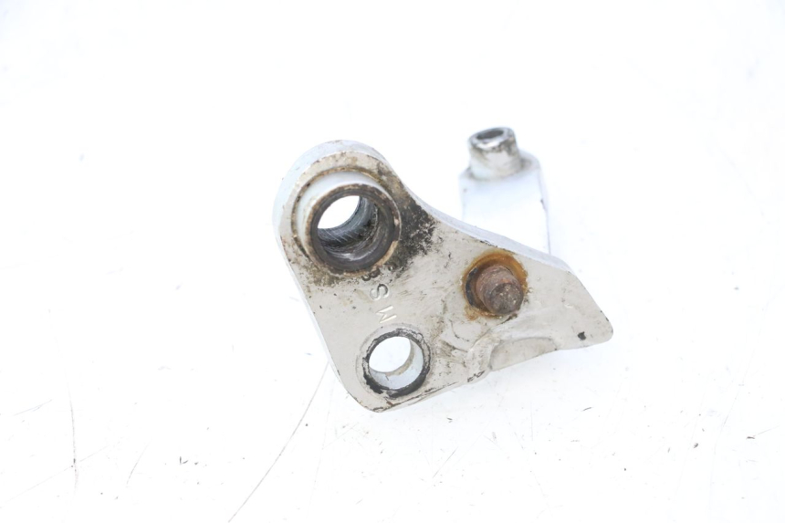 photo de PLATINE CALE PIED AVANT DROIT HONDA XRV AFRICA TWIN 750 (1990 - 1992) - Gros plan technique
