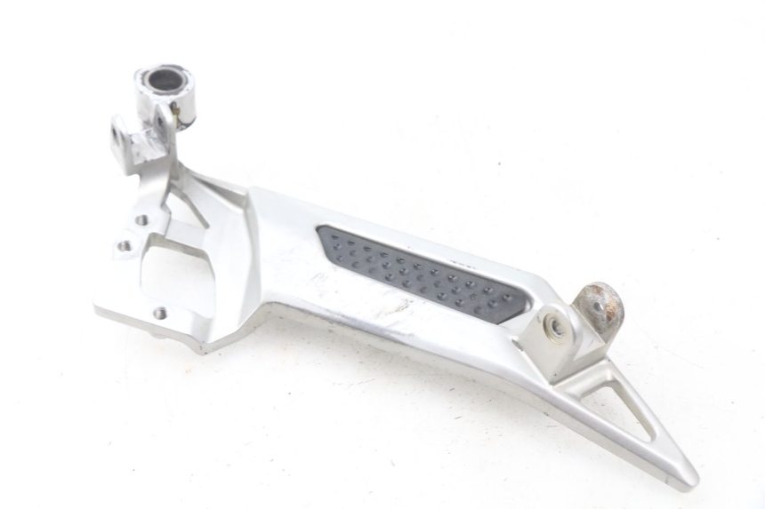 photo de PLATINE CALE PIED AVANT DROIT YAMAHA FJR ABS 1300 (2006 - 2012)