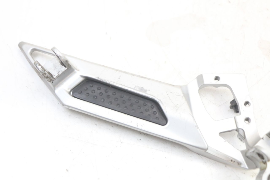 photo de PLATINE CALE PIED AVANT DROIT YAMAHA FJR ABS 1300 (2006 - 2012)