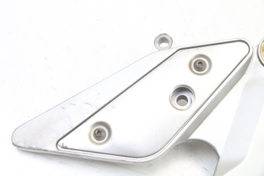 photo de PLATINE CALE PIED AVANT DROIT YAMAHA FZ6 FAZER S2 600 (2007 - 2011)