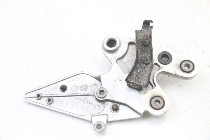 photo de PLATINE CALE PIED AVANT DROIT YAMAHA FZ6 FAZER S2 600 (2007 - 2011)