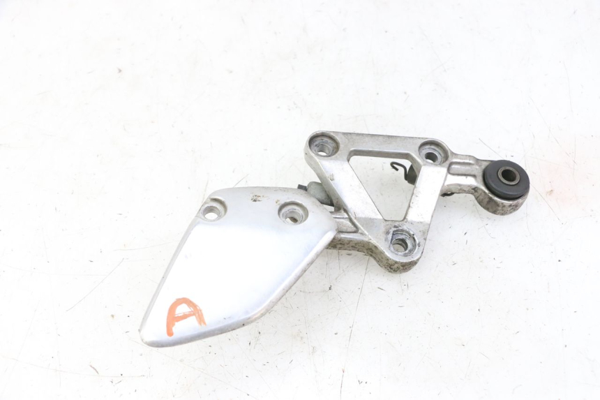 photo de PLATINE CALE PIED AVANT DROIT YAMAHA FZS FAZER 600 (2001 - 2003)