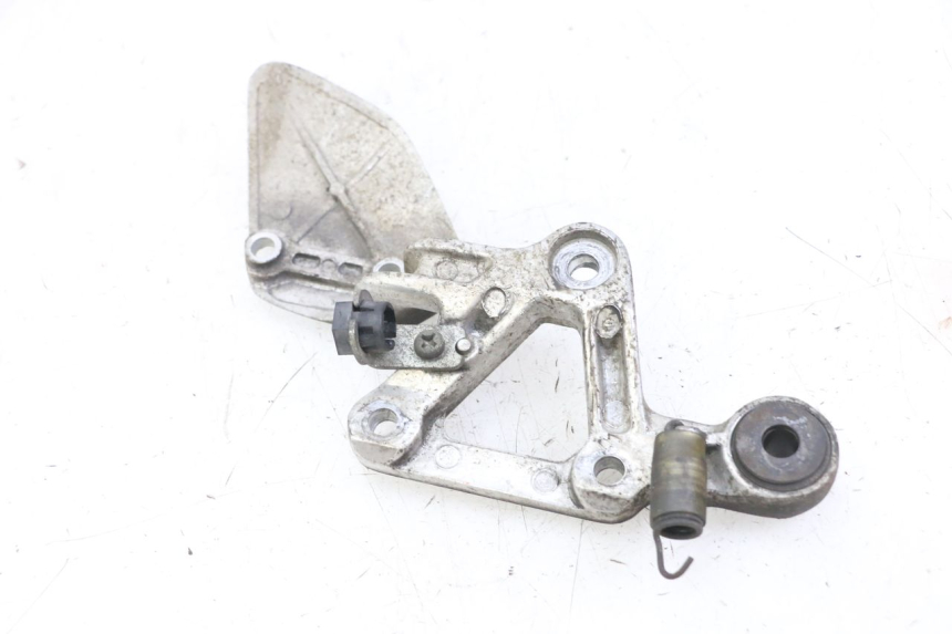 photo de PLATINE CALE PIED AVANT DROIT YAMAHA FZS FAZER 600 (2001 - 2003)