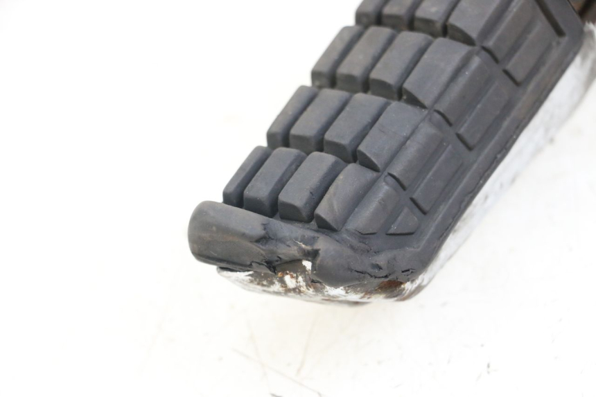 photo de PLATINE CALE PIED AVANT DROIT YAMAHA XJ F 900 (1983 - 1994)