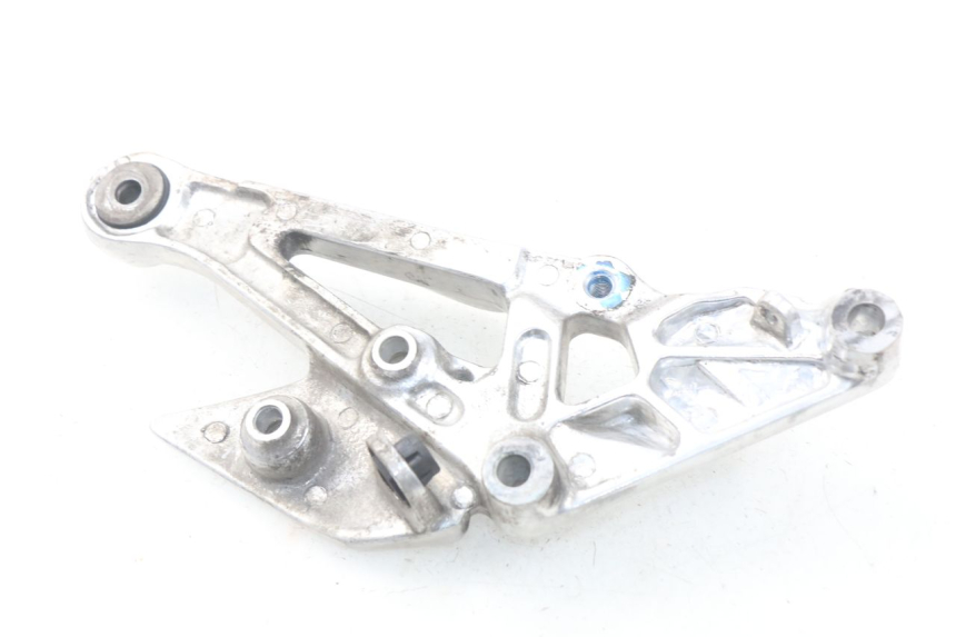 photo de PLATINE CALE PIED AVANT DROIT YAMAHA XJ600 XJ DIVERSION 600 (1992 - 1997)