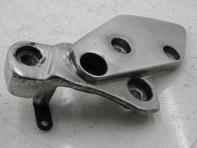 photo de PLATINE CALE PIED AVANT DROIT YAMAHA XJR 1300 (1998 - 2002)
