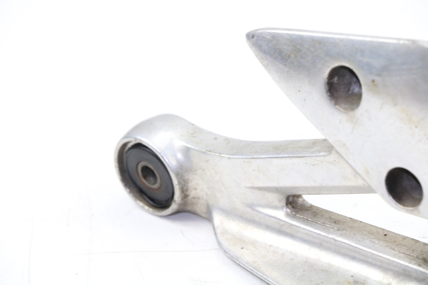 photo de PLATINE CALE PIED AVANT DROIT YAMAHA XJS DIVERSION 600 (2000 - 2003)