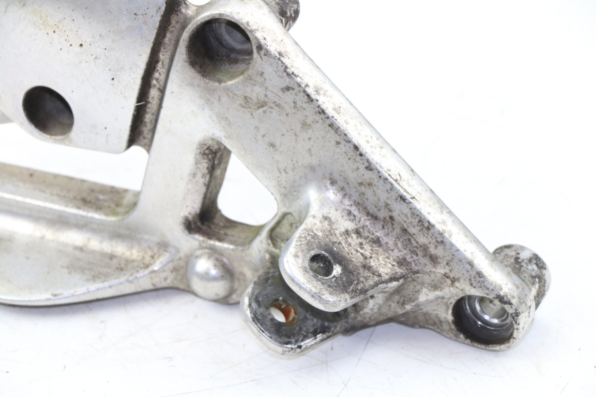 photo de PLATINE CALE PIED AVANT DROIT YAMAHA XJS DIVERSION 600 (2000 - 2003)