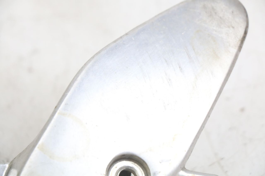 photo de PLATINE CALE PIED AVANT DROIT YAMAHA YZF R THUNDERCAT 600 (1996 - 2003)