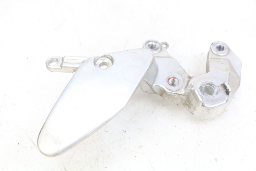 photo de PLATINE CALE PIED AVANT DROIT YAMAHA YZF R THUNDERCAT 600 (1996 - 2003)