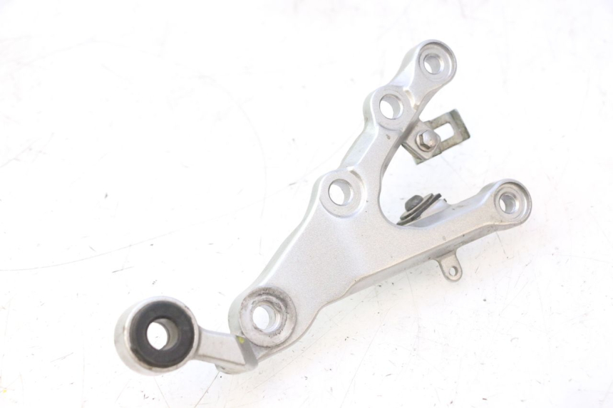 photo de PLATINE CALE PIED AVANT DROIT YAMAHA YZF R6 600 (2008 - 2009) - Zoom état d’usage