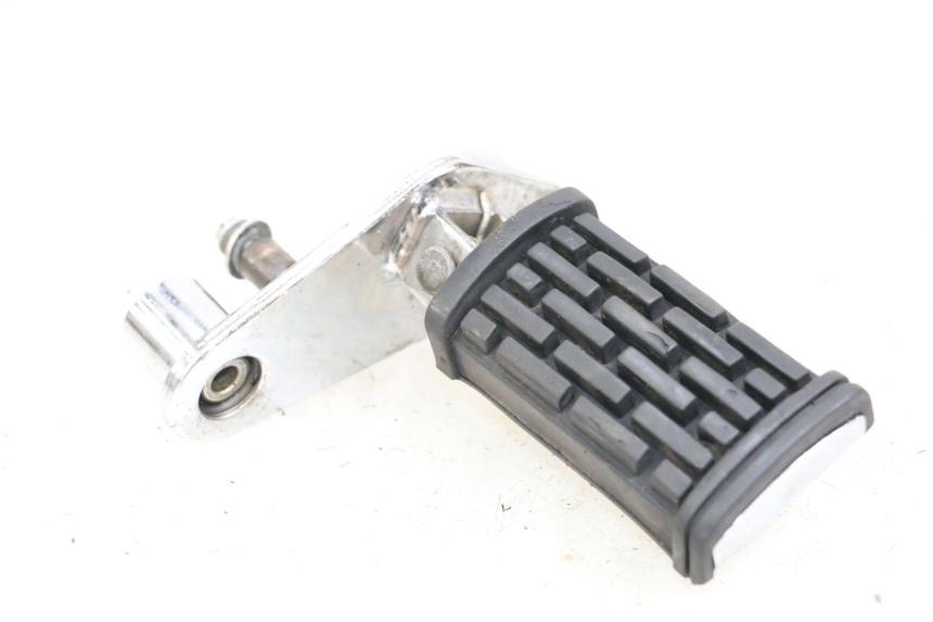 photo de PLATINE CALE PIED AVANT GAUCHE APRILIA CLASSIC 125 (1995 - 2001)