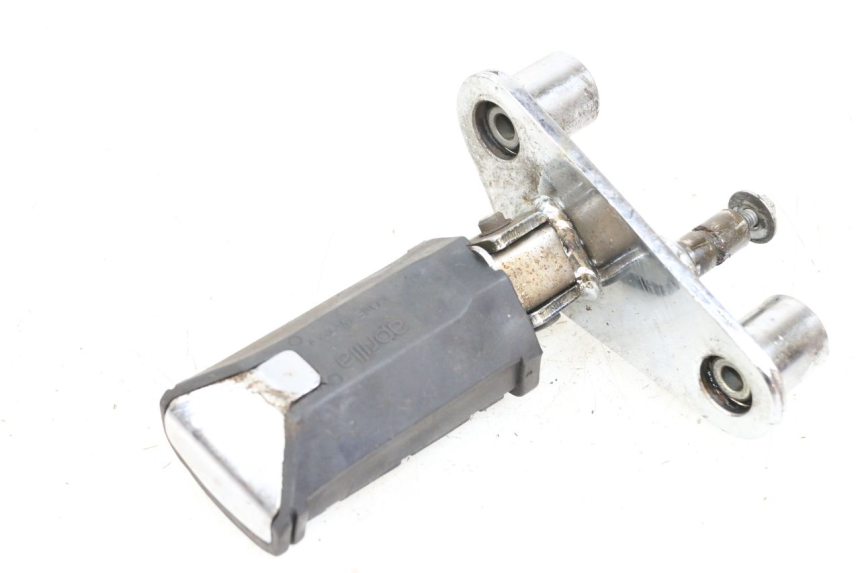 photo de PLATINE CALE PIED AVANT GAUCHE APRILIA CLASSIC 125 (1995 - 2001)