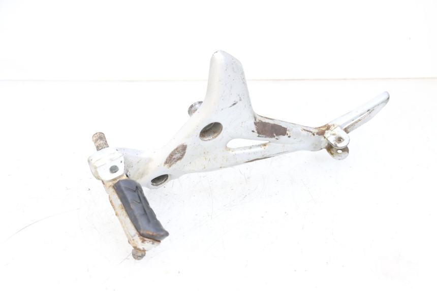 photo de PLATINE CALE PIED AVANT GAUCHE MAG POWER BOMBERS 4T 50 (2016 - 2026) - Détail de la pièce