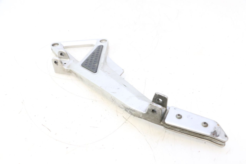 photo de PLATINE CALE PIED AVANT GAUCHE HONDA CB F HORNET 600 (2005 - 2006) - Gros plan technique