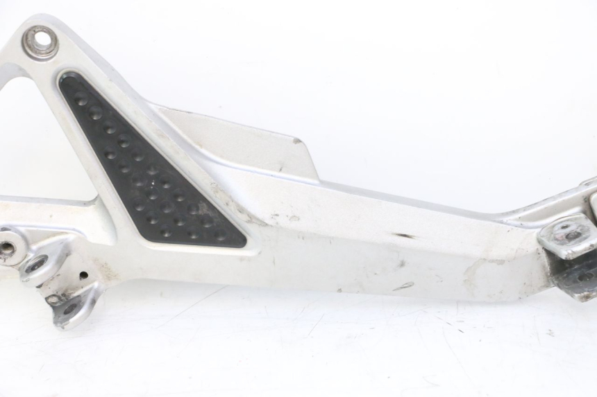 photo de PLATINE CALE PIED AVANT GAUCHE HONDA CB F HORNET 600 (2005 - 2006) - Points de fixation