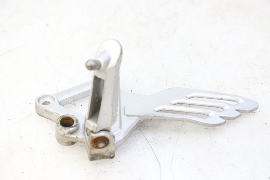 photo de PLATINE CALE PIED AVANT GAUCHE STAHO FH 50 (2018 - 2019)