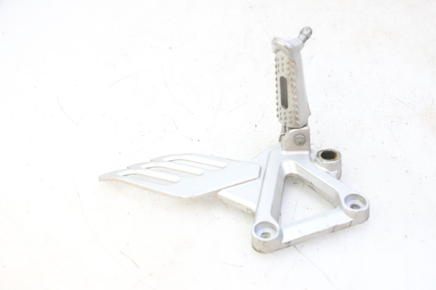 photo de PLATINE CALE PIED AVANT GAUCHE STAHO FH 50 (2018 - 2019)