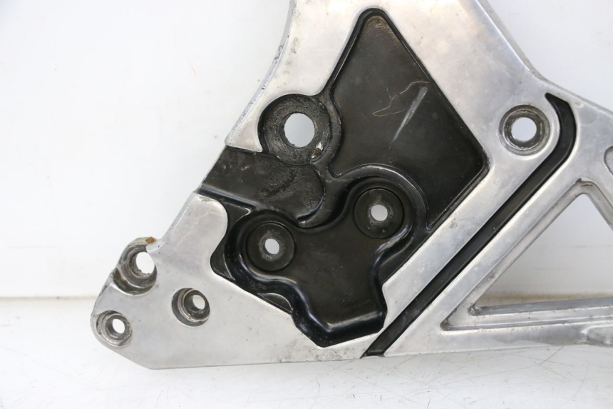 photo de PLATINE CALE PIED AVANT GAUCHE YAMAHA FJ 36Y 1100 (1984 - 1985)