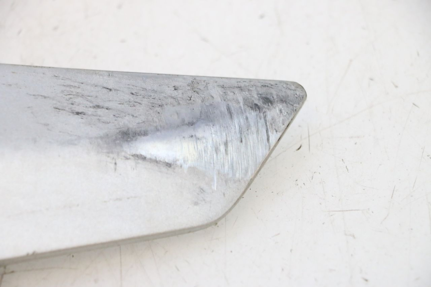 photo de PLATINE CALE PIED AVANT GAUCHE YAMAHA FJR 1300 (2001 - 2005) - État de surface