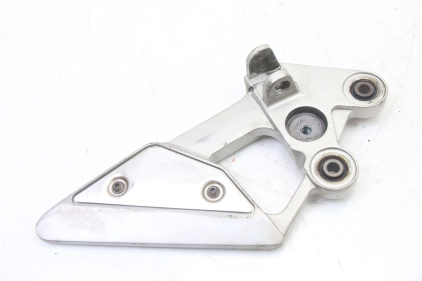photo de PLATINE CALE PIED AVANT GAUCHE YAMAHA FZ6 FAZER S2 600 (2007 - 2011)
