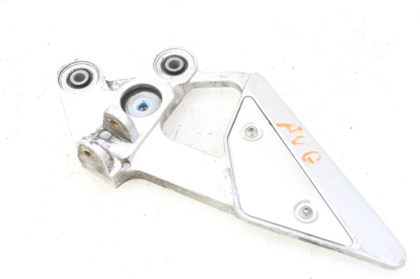photo de PLATINE CALE PIED AVANT GAUCHE YAMAHA FZ6 FAZER S2 600 (2007 - 2011)
