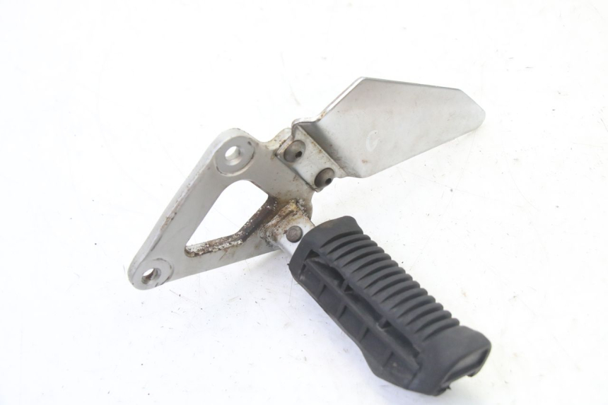 photo de PLATINE CALE PIED AVANT GAUCHE SUZUKI GS GSE 500 (2001 - 2003)