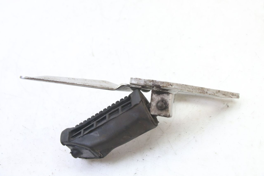 photo de PLATINE CALE PIED AVANT GAUCHE SUZUKI GS GSE 500 (2001 - 2003)
