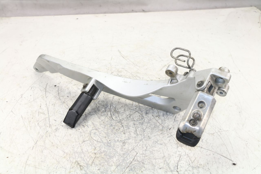 photo de PLATINE CALE PIED AVANT GAUCHE HONDA NTV DEAUVILLE 650 (2001 - 2006)