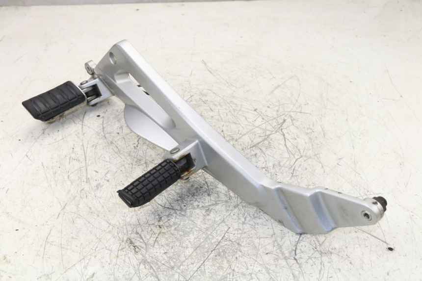 photo de PLATINE CALE PIED AVANT GAUCHE HONDA NTV DEAUVILLE 650 (2001 - 2006)