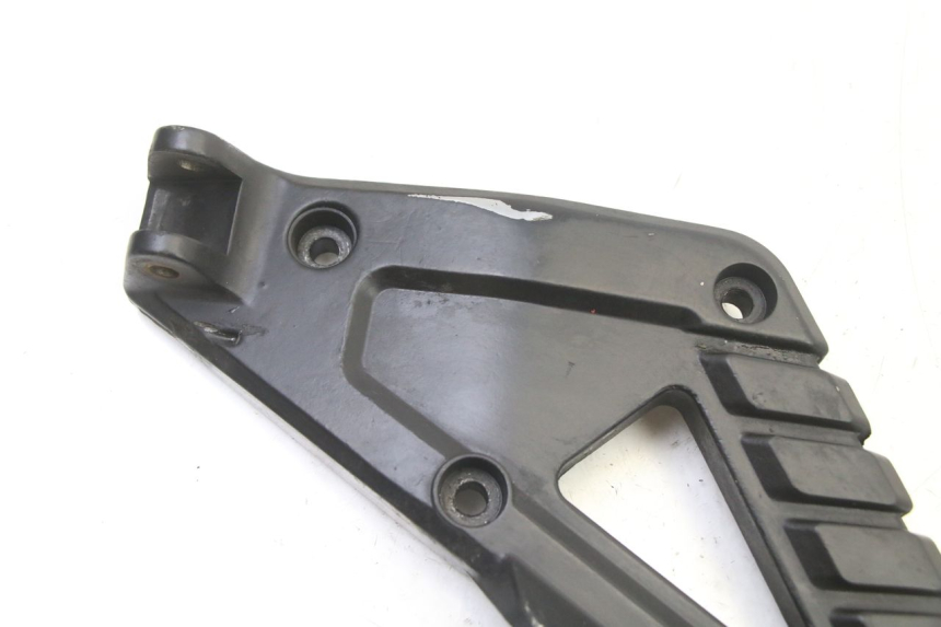 photo de PLATINE CALE PIED AVANT GAUCHE BMW K 75 RT 750 (1989 - 1997)